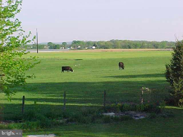 107 Springview Road Carlisle, PA 17015 - Photo 4 of 5 Gallery Image 4