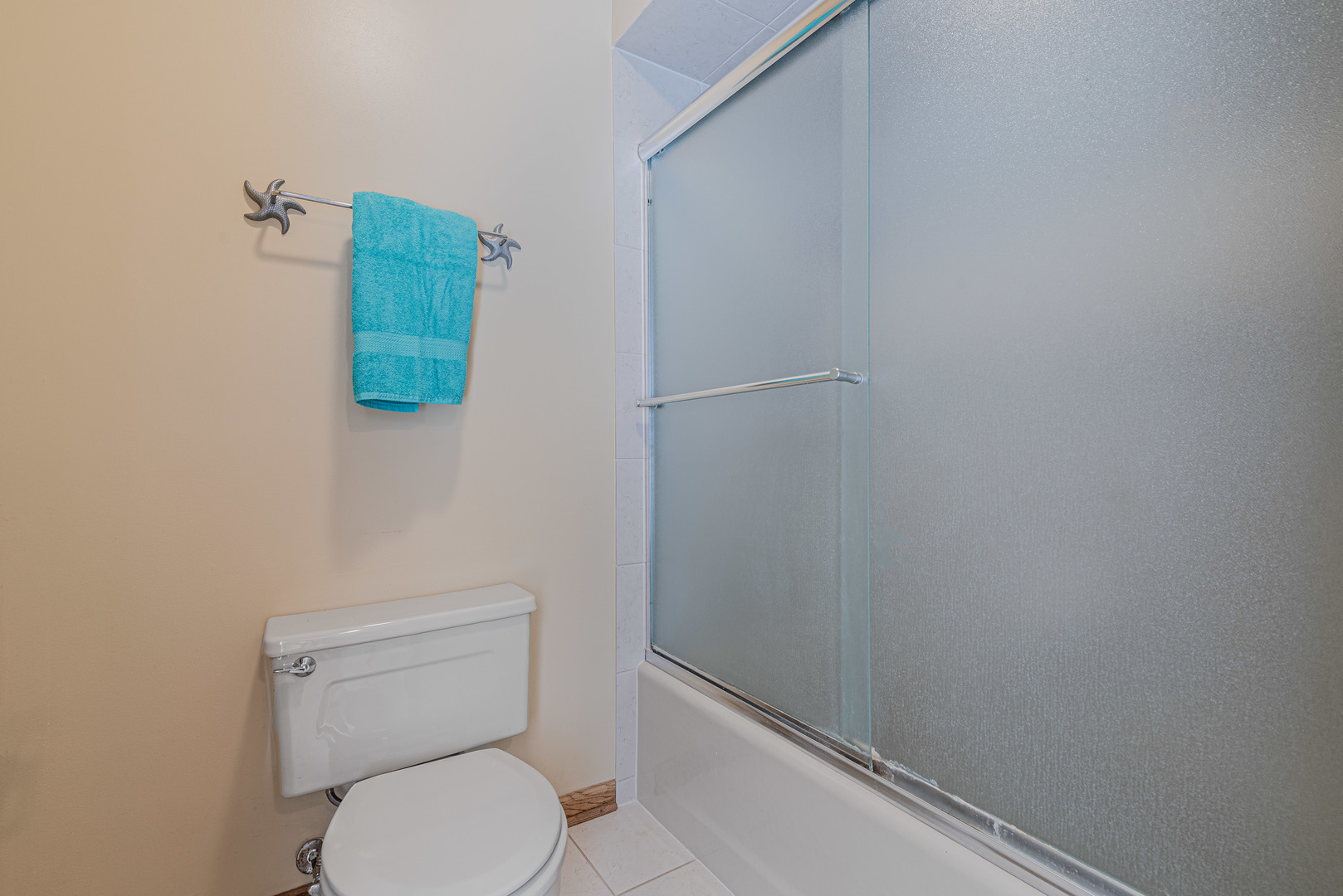 2220 Applecross Road Inverness, IL 60010 - Photo 23 of 36 a white toilet sitting next to a shower