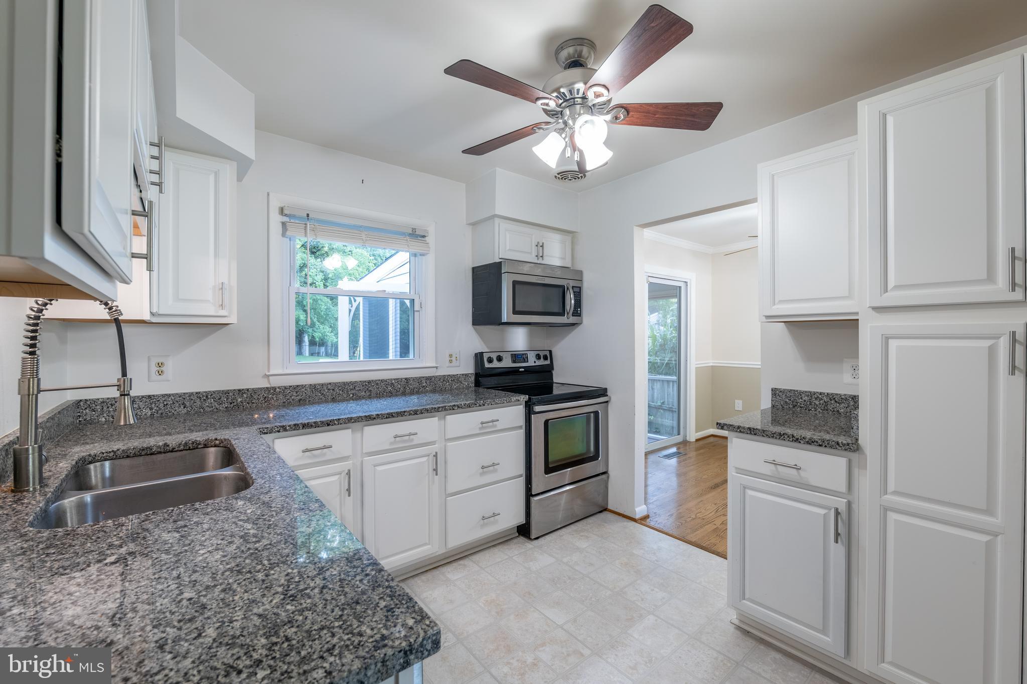 14223 Lindendale Road Woodbridge, VA 22193 - Photo 11 of 37 Gallery Image 11