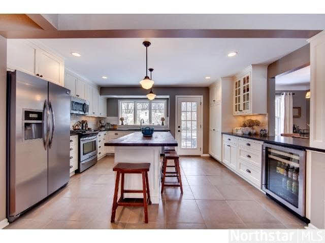 197 Snail Lake Road Shoreview, MN 55126 - Photo 5 of 18 Gallery Image 5