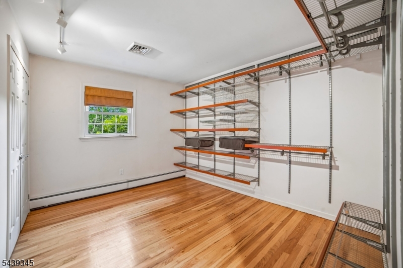 87 Reinman Road Warren, NJ 07059 - Photo 23 of 43