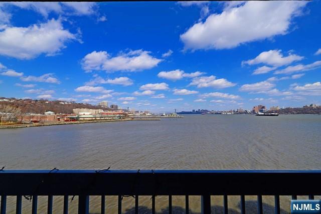 307 Jefferson Court Edgewater, NJ 07020 - Photo 2 of 36 a view of lake view and mountain view
