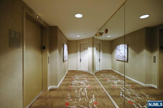 307 Jefferson Court Edgewater, NJ 07020 - Photo 25 of 36