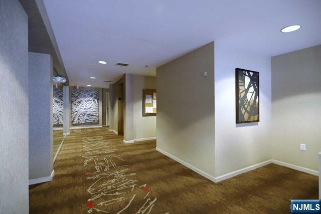 307 Jefferson Court Edgewater, NJ 07020 - Photo 26 of 36