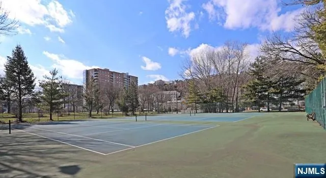 $688,000 | 307 Jefferson Court, Edgewater, NJ 07020