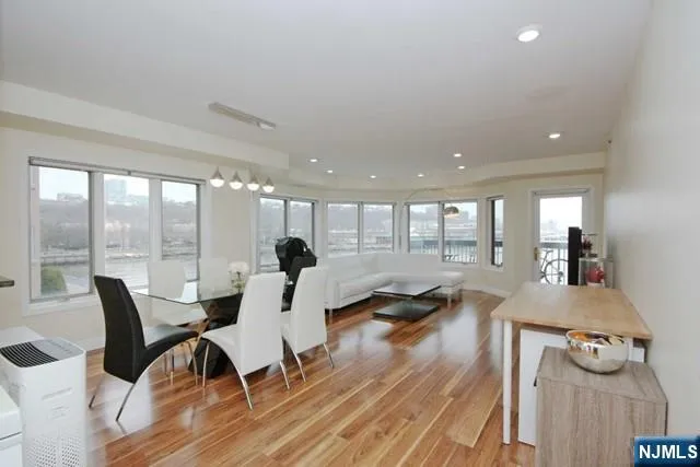 $688,000 | 307 Jefferson Court, Edgewater, NJ 07020