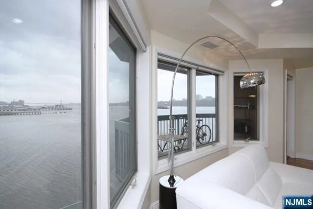 $688,000 | 307 Jefferson Court, Edgewater, NJ 07020