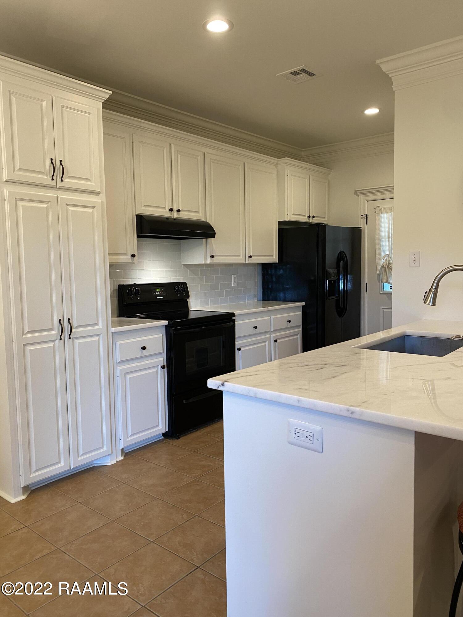 111 Ocho Rios Lane Scott, LA 70583 - Photo 4 of 10 Kitchen