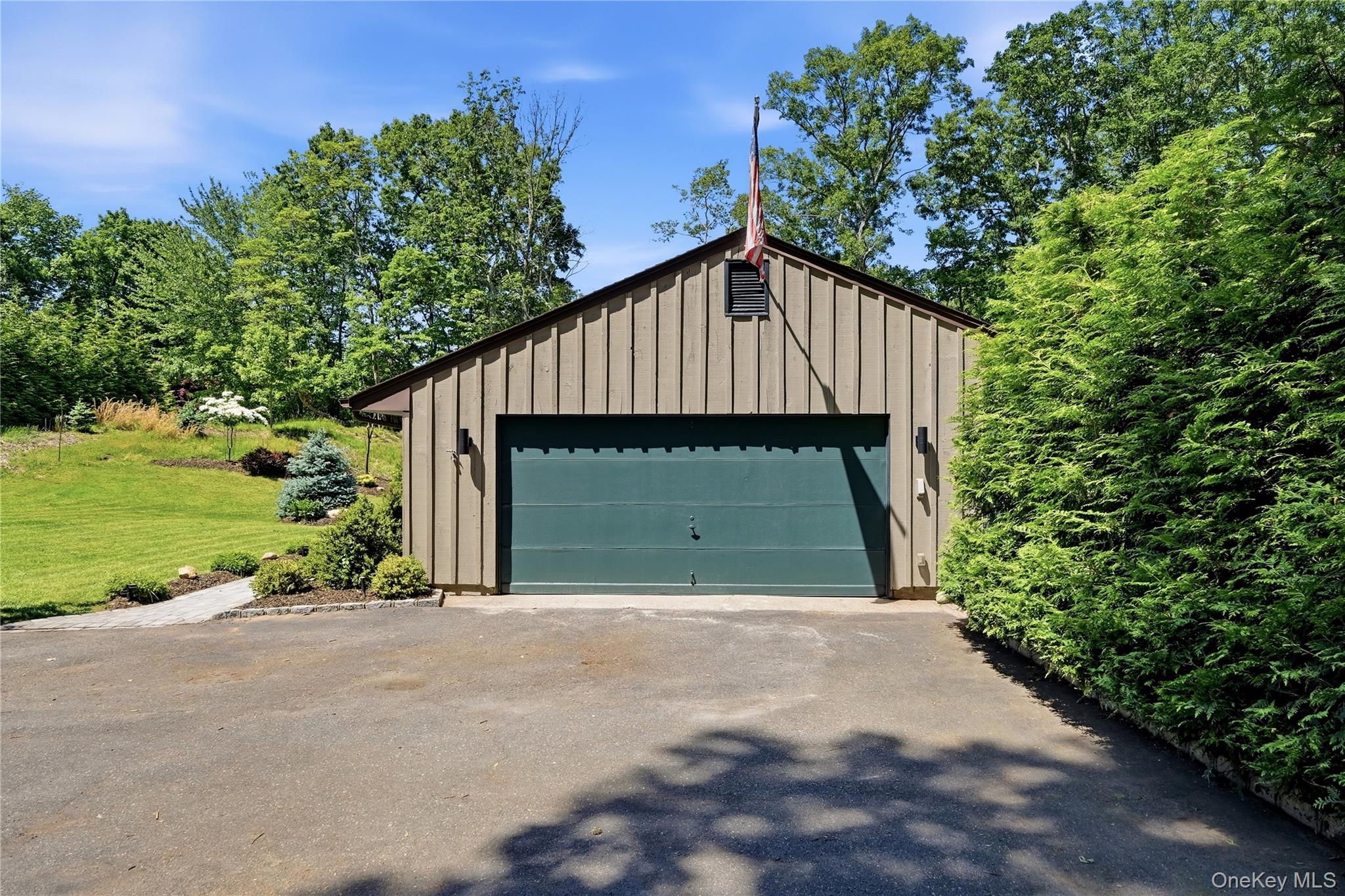 53 Soundview Drive Shoreham, NY 11786 - Photo 38 of 44