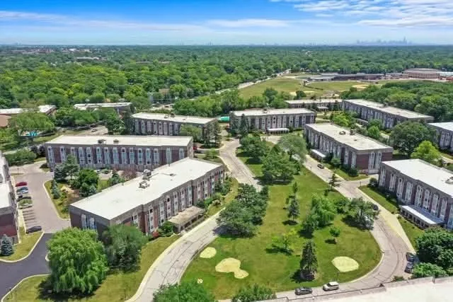 $1,700 | 2500 Windsor Mall, Unit 2D, Park Ridge, IL 60068