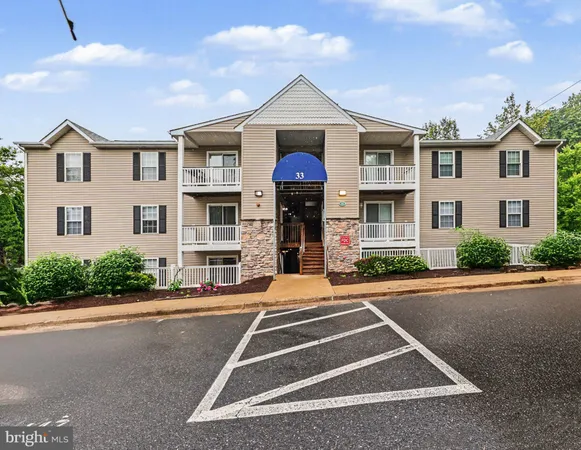 $1,700 | 33 Fern Oak Circle, Unit 103, Stafford, VA 22554