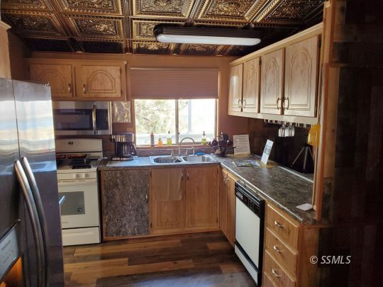 2376 David Road Wofford Heights, CA 93285 - Photo 7 of 33 Gallery Image 7
