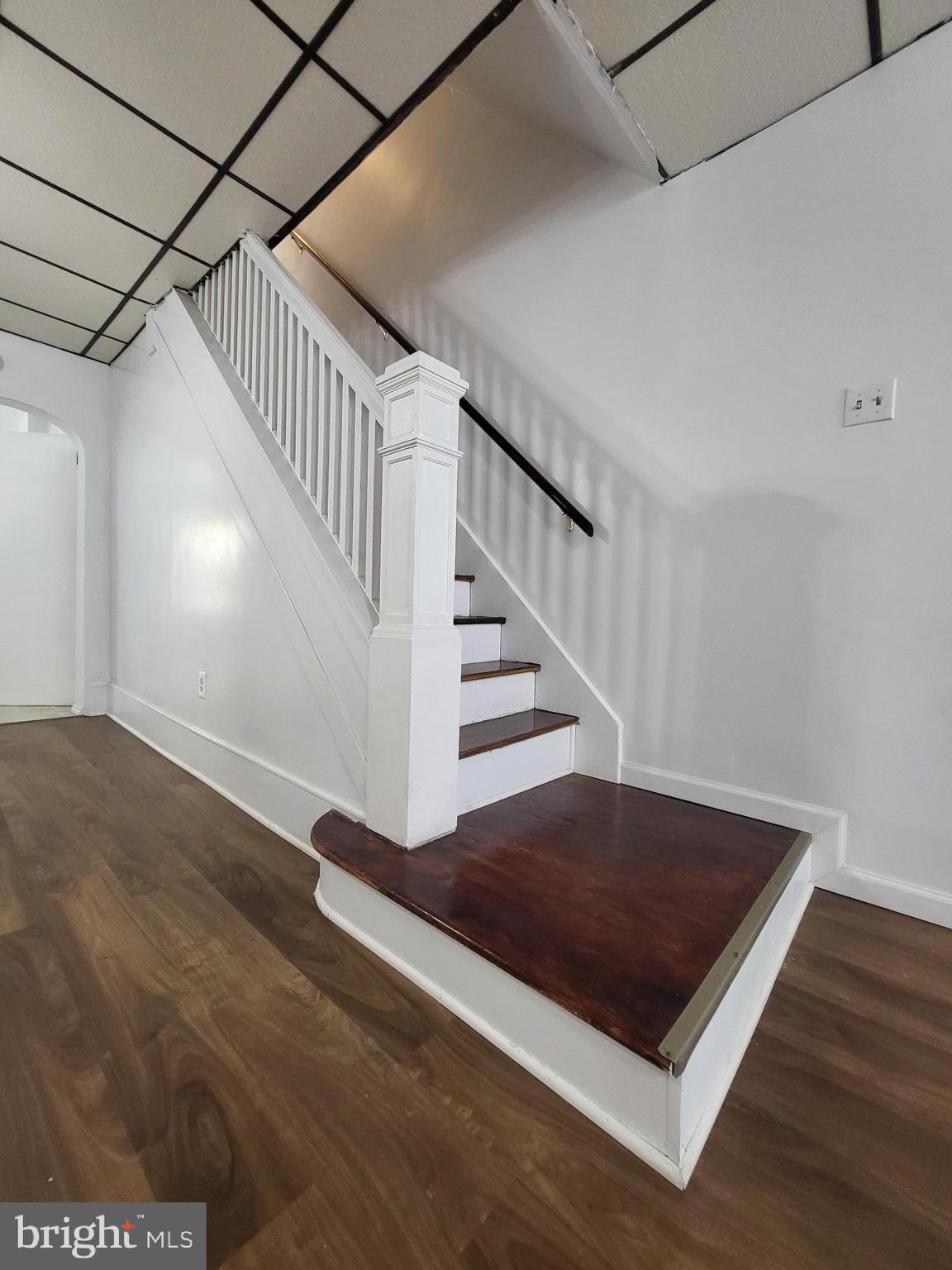 221 East Cameron Street Shamokin, PA 17872 - Photo 4 of 25 Inviting entryway with elegant staircase.