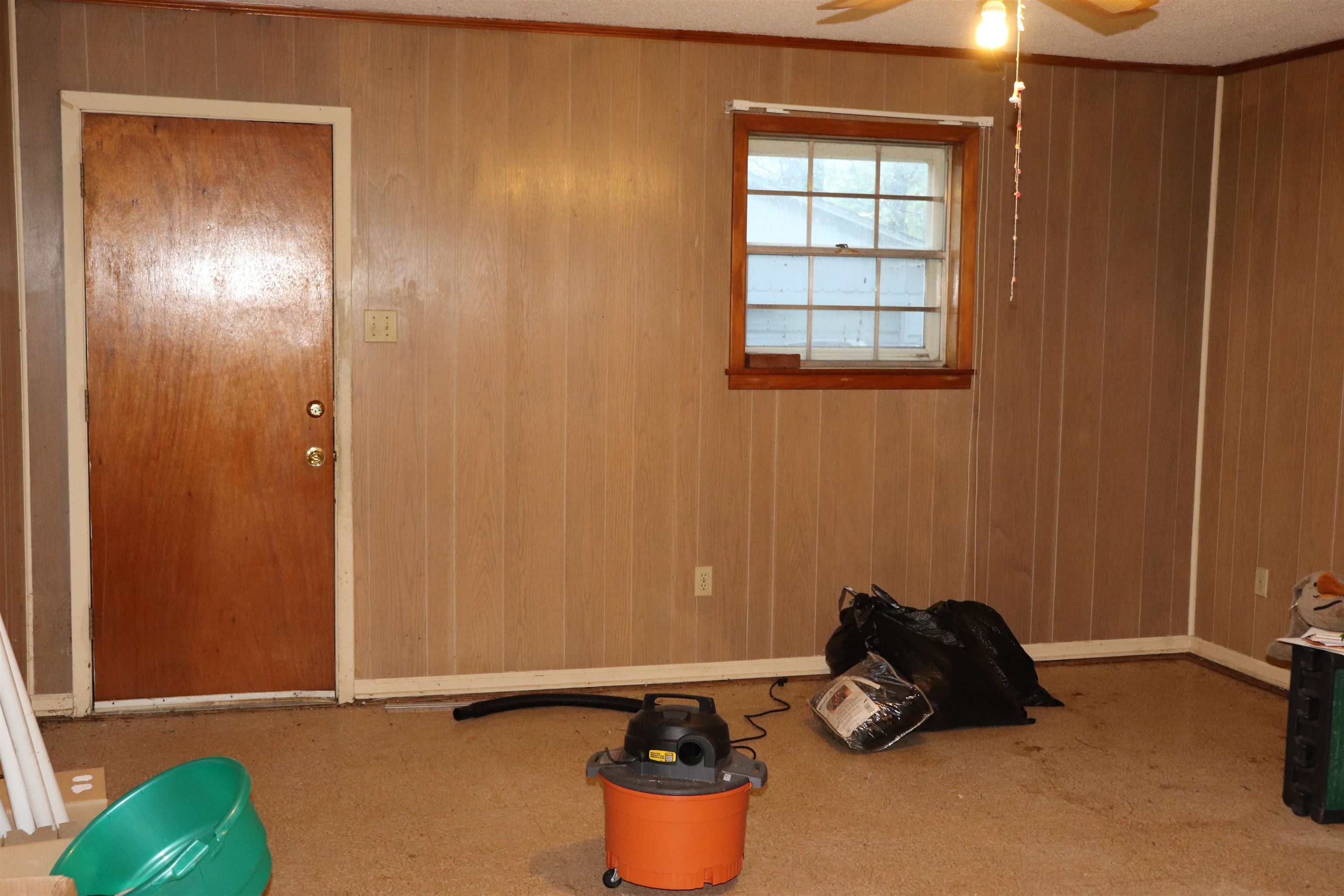 5952 Ivanhoe Road Bartlett, TN 38134 - Photo 16 of 23 a room with a window