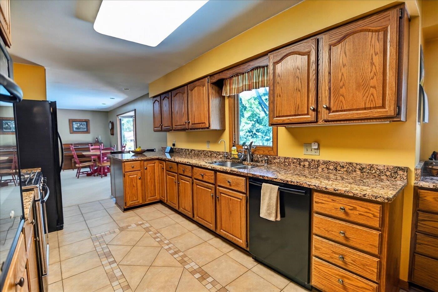 6602 Montclair Lane Madison, WI 53711 - Photo 13 of 63