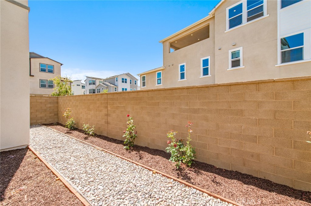 243 Yerba Irvine, CA 92618 - Photo 13 of 37