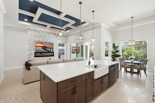 $1,245,000 | 23 North Riverwalk Drive, Palm Coast, FL 32137