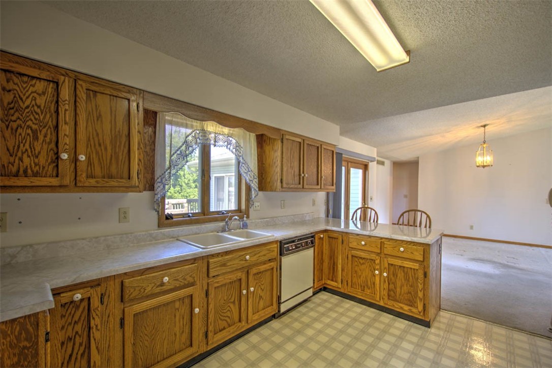 2186 Barding Avenue Decatur, IL 62526 - Photo 7 of 31