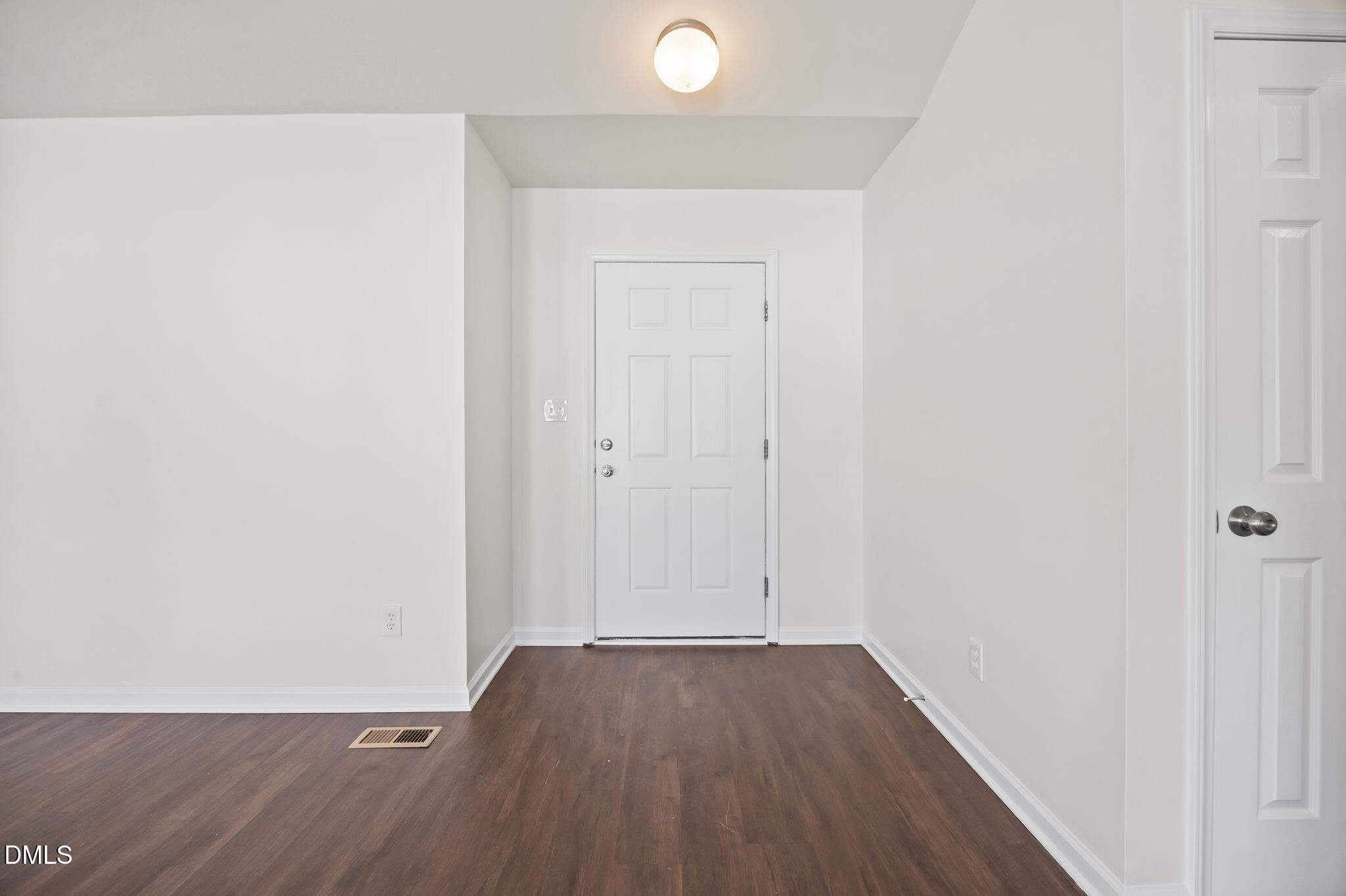 7121 Missionary Ridge Drive Raleigh, NC 27610 - Photo 5 of 39 17-web-or-mls-IMG_2119