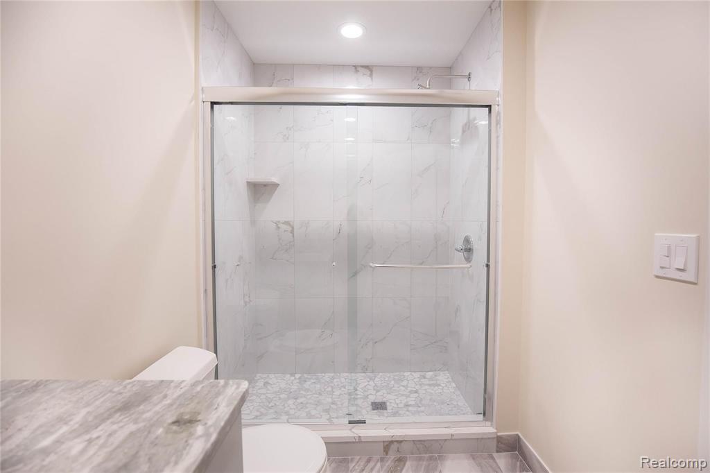 29840 West 12 Mile Road, Unit 409 Farmington Hills, MI 48334 - Photo 12 of 15
