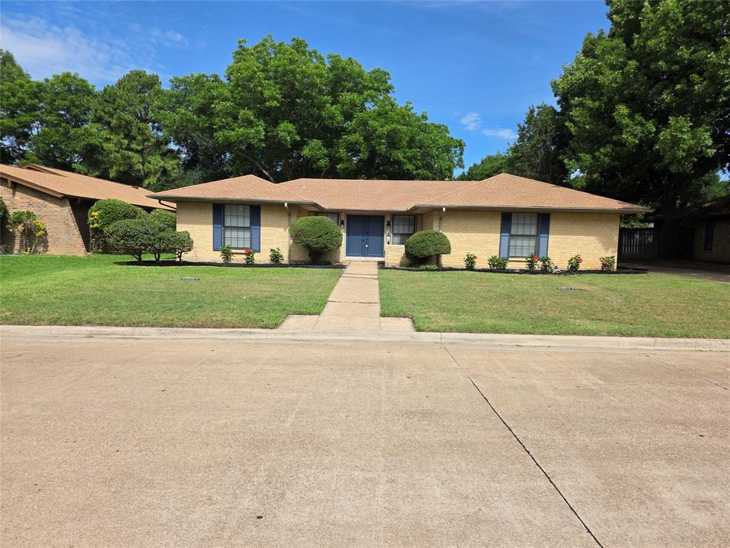1507 Clover Hill Road Mansfield, TX 76063 - Photo 2 of 37