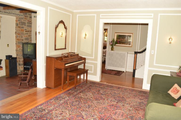 507 Stamford Road Baltimore, MD 21229 - Photo 16 of 23 Family Room