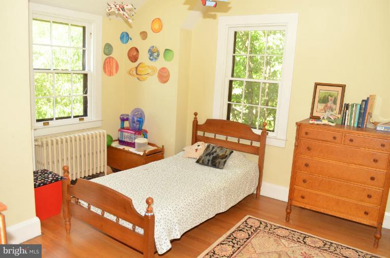 507 Stamford Road Baltimore, MD 21229 - Photo 21 of 23 Bedroom