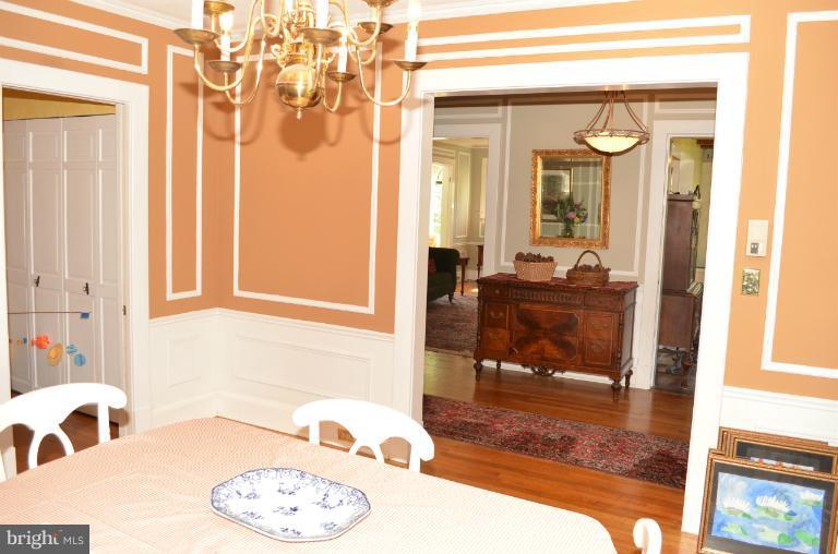 507 Stamford Road Baltimore, MD 21229 - Photo 5 of 23 Dining Room