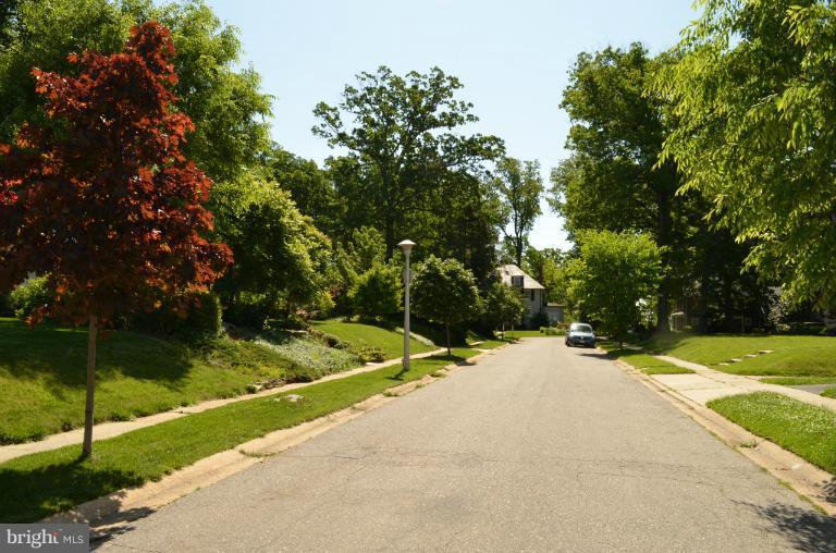 507 Stamford Road Baltimore, MD 21229 - Photo 8 of 23 View