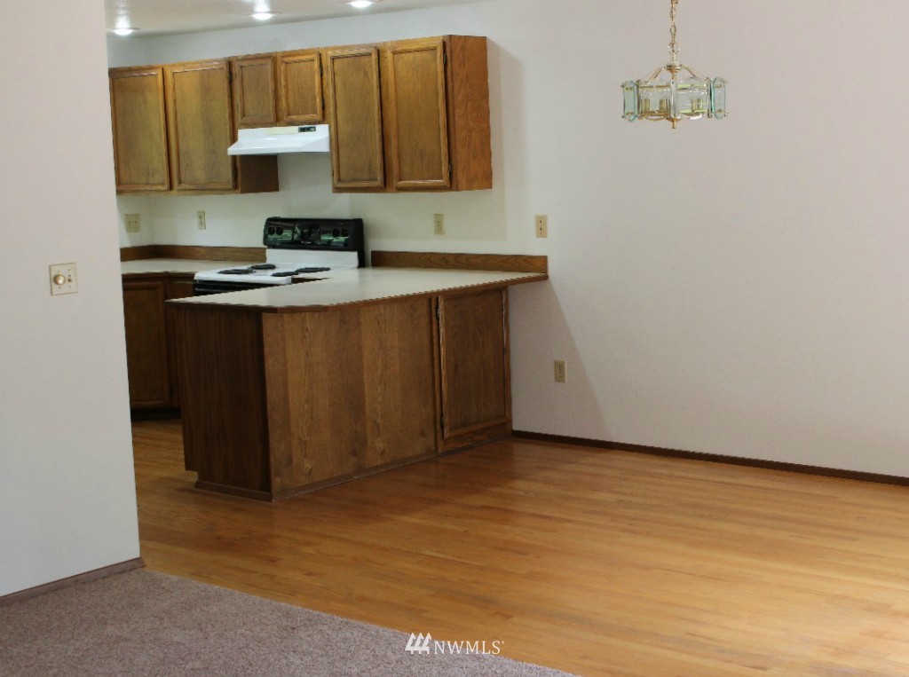 20030 99th Court Northeast Bothell, WA 98011 - Photo 5 of 17 Gallery Image 5