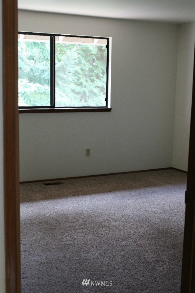 20030 99th Court Northeast Bothell, WA 98011 - Photo 10 of 17 Gallery Image 10
