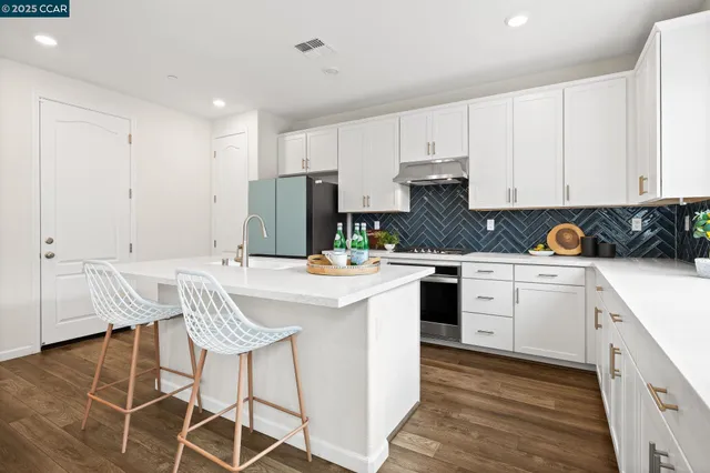 $699,000 | 529 Vanek Drive, Oakley, CA 94561