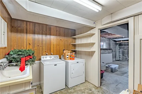 $319,400 | 246 Fairview Avenue, Mount Airy, NC 27030
