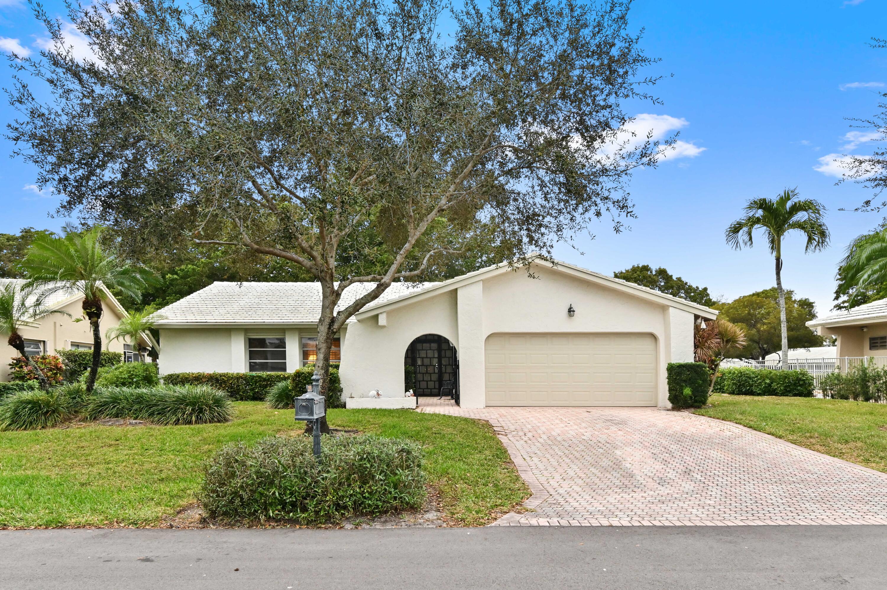 22151 Cameo Drive East Boca Raton, FL 33433 - Photo 1 of 30 01 Front 01
