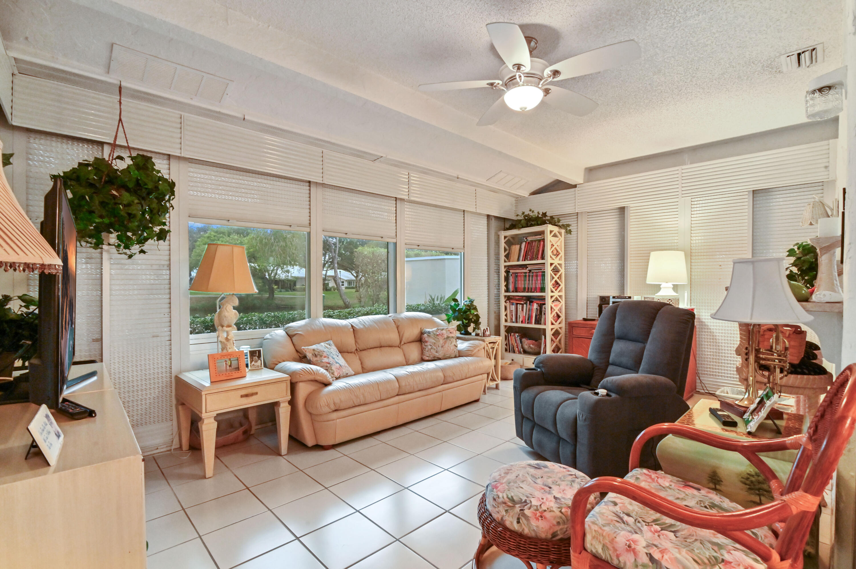 22151 Cameo Drive East Boca Raton, FL 33433 - Photo 11 of 30 11 Florida room 01