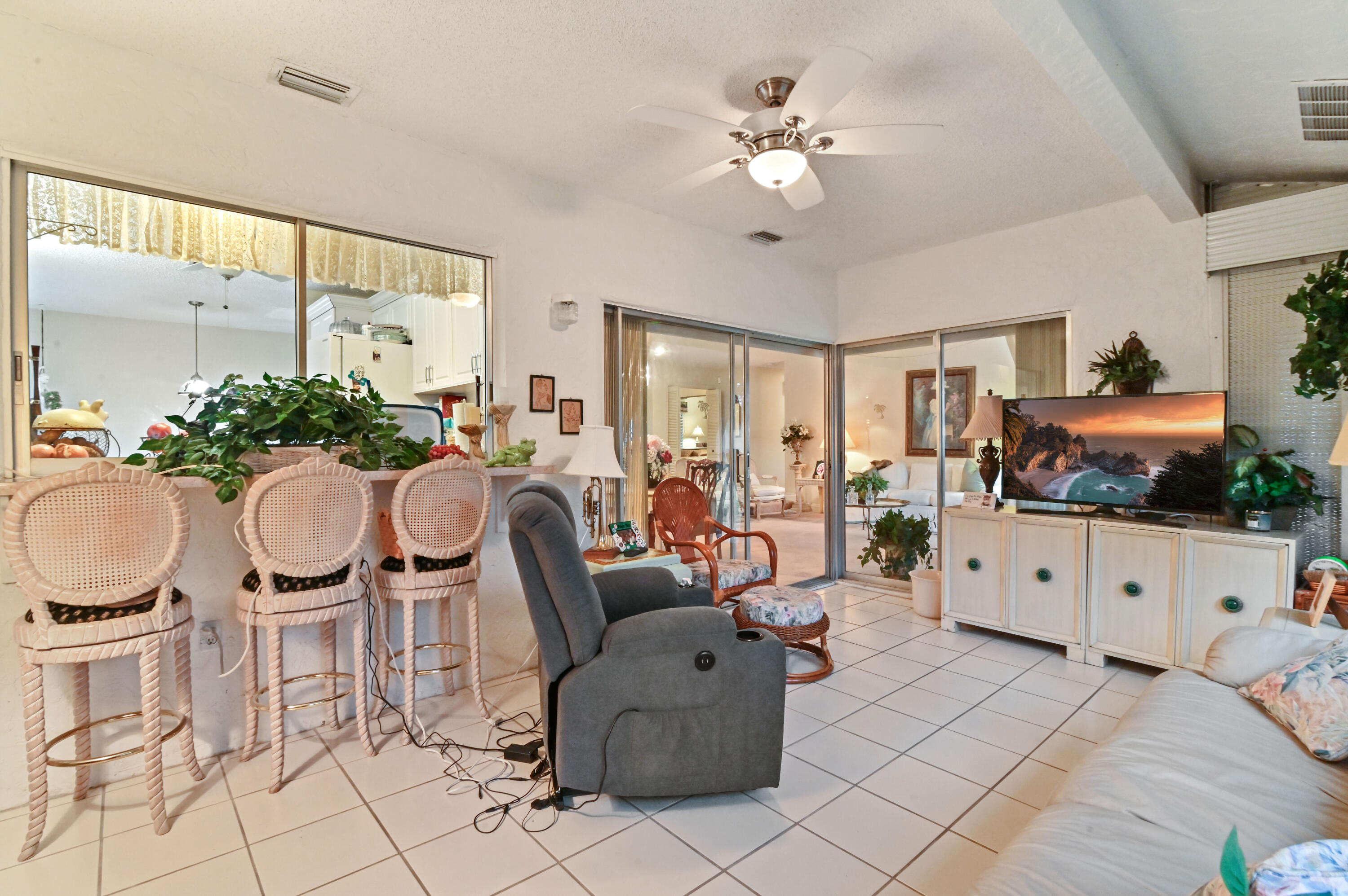 22151 Cameo Drive East Boca Raton, FL 33433 - Photo 12 of 30 12 Florida room 02
