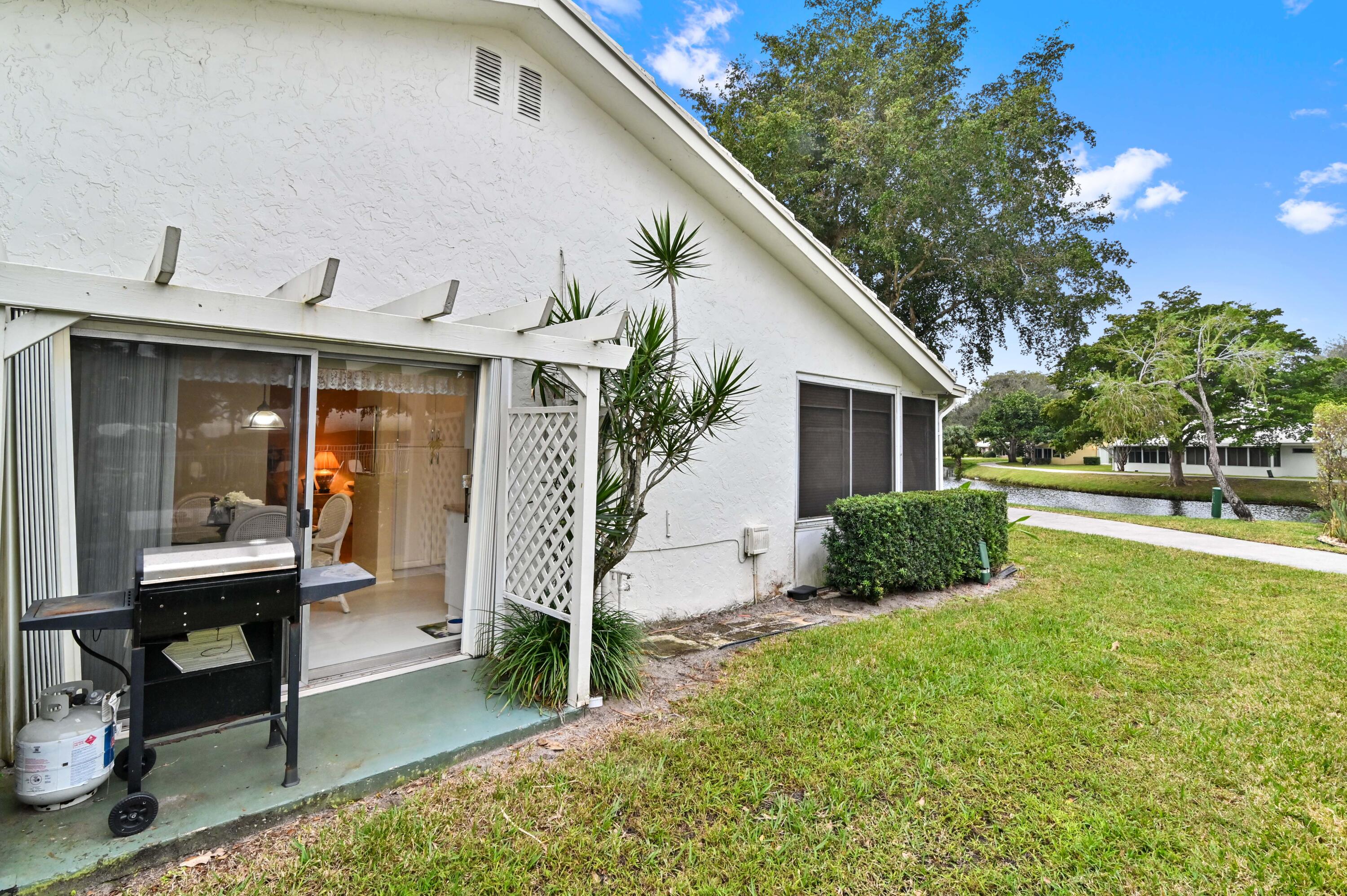 22151 Cameo Drive East Boca Raton, FL 33433 - Photo 14 of 30 25 Rear 01