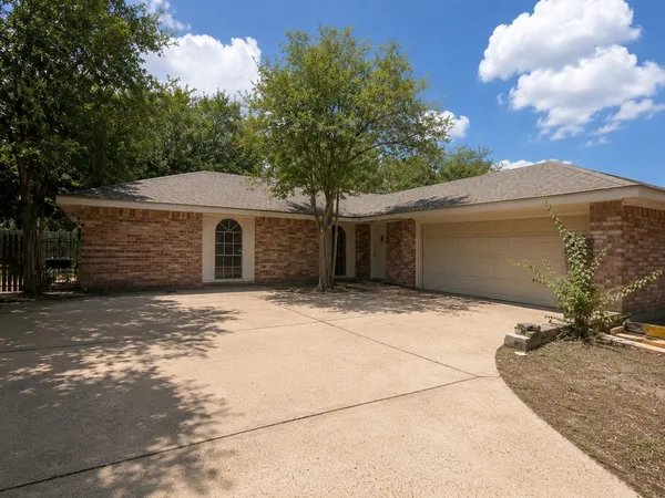 $1,700 | 7607 Salge Drive, Houston, TX 77040