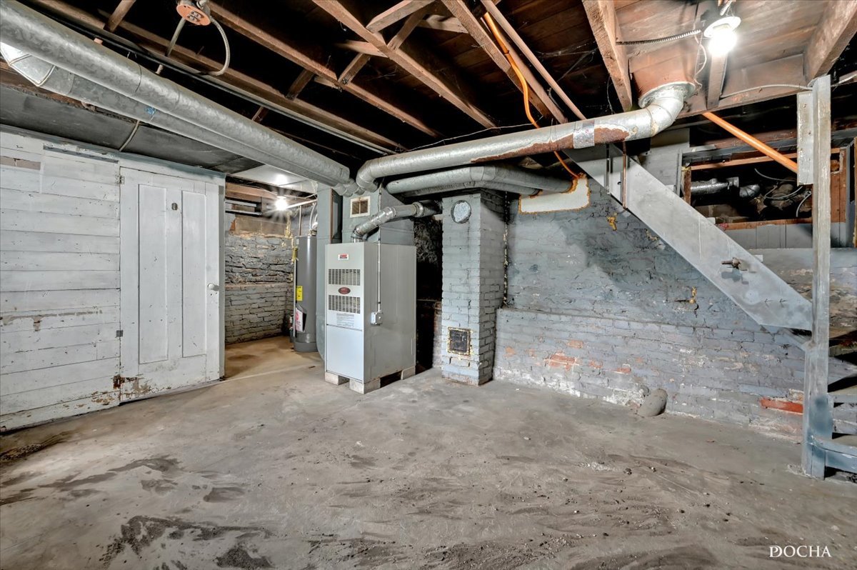 321 Fulton Street West Chicago, IL 60185 - Photo 16 of 21 a view of water heater room