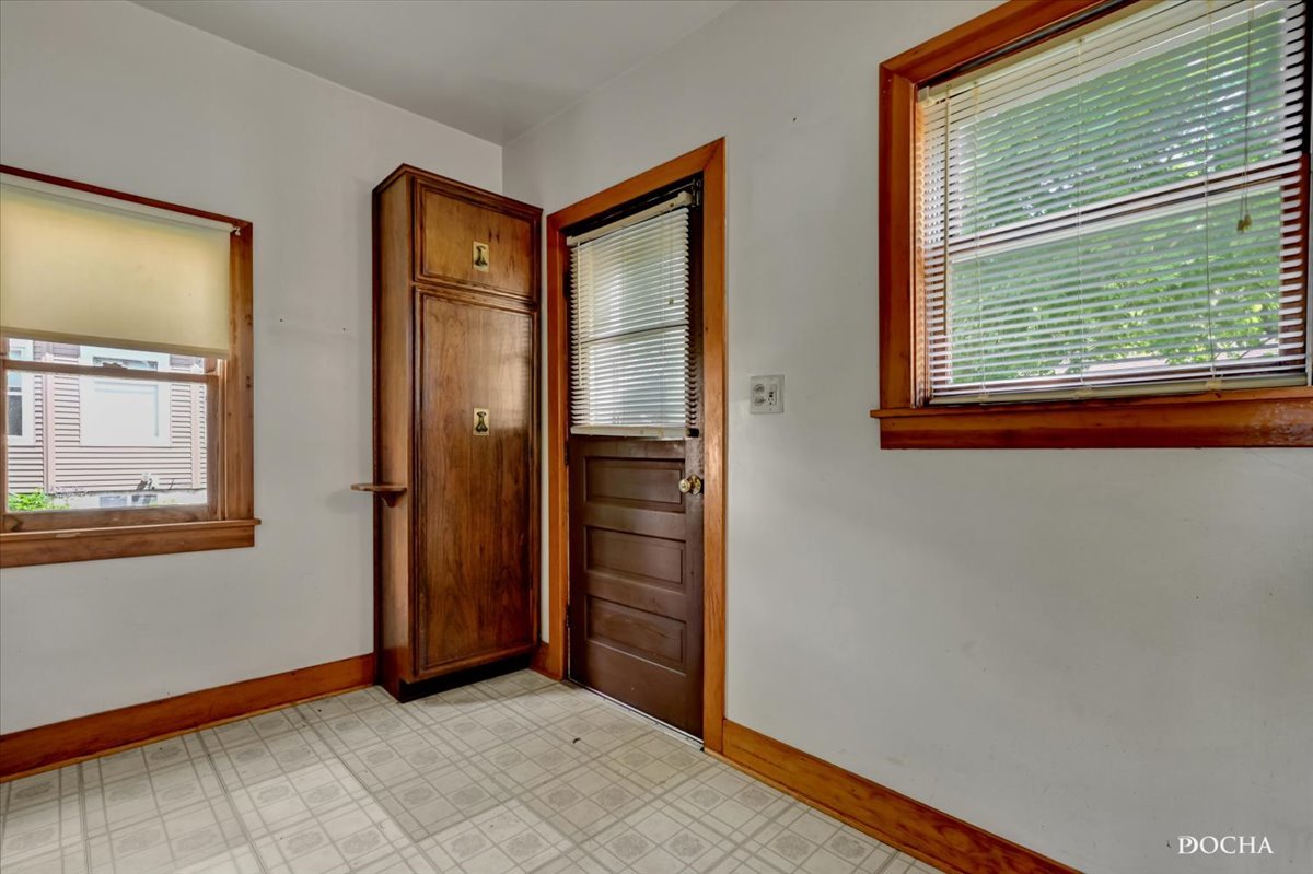 321 Fulton Street West Chicago, IL 60185 - Photo 7 of 21 a view of an entryway with a window