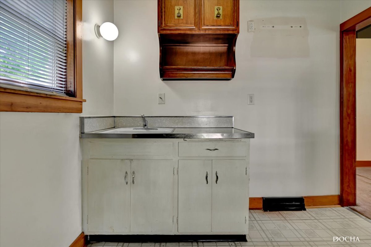 321 Fulton Street West Chicago, IL 60185 - Photo 8 of 21