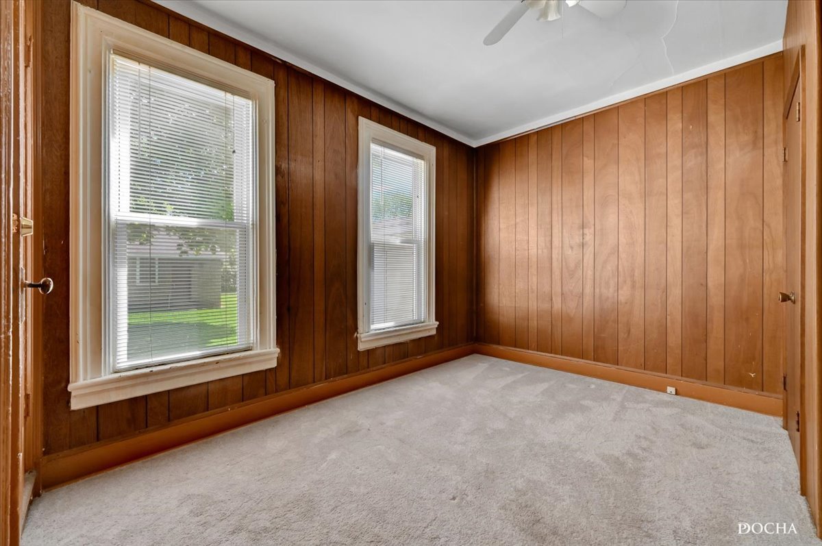321 Fulton Street West Chicago, IL 60185 - Photo 10 of 21 an empty room with windows