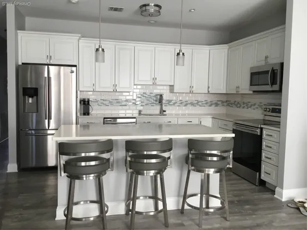 $639,999 | 103 Narragansett Villas Drive, Lindenhurst, NY 11757