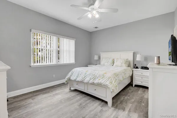 $639,999 | 103 Narragansett Villas Drive, Lindenhurst, NY 11757