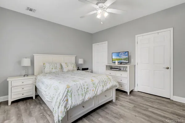 $639,999 | 103 Narragansett Villas Drive, Lindenhurst, NY 11757