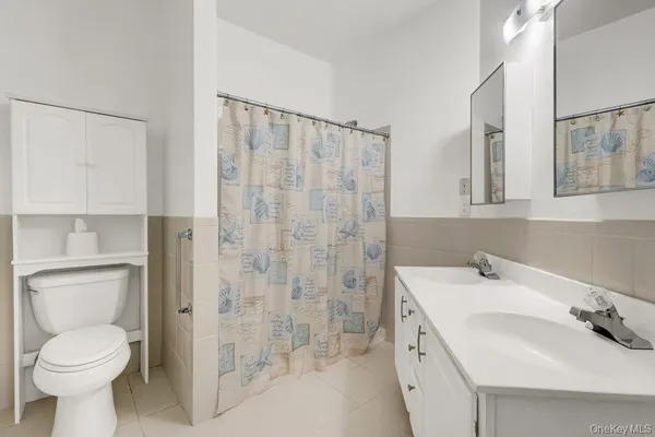 $639,999 | 103 Narragansett Villas Drive, Lindenhurst, NY 11757