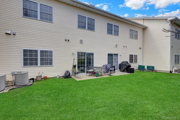 $639,999 | 103 Narragansett Villas Drive, Lindenhurst, NY 11757