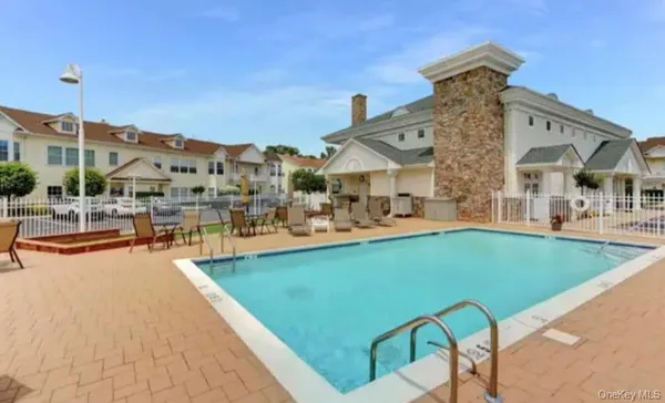 $639,999 | 103 Narragansett Villas Drive, Lindenhurst, NY 11757