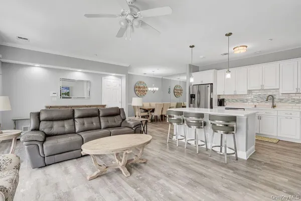 $639,999 | 103 Narragansett Villas Drive, Lindenhurst, NY 11757