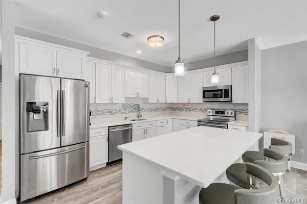 $639,999 | 103 Narragansett Villas Drive, Lindenhurst, NY 11757